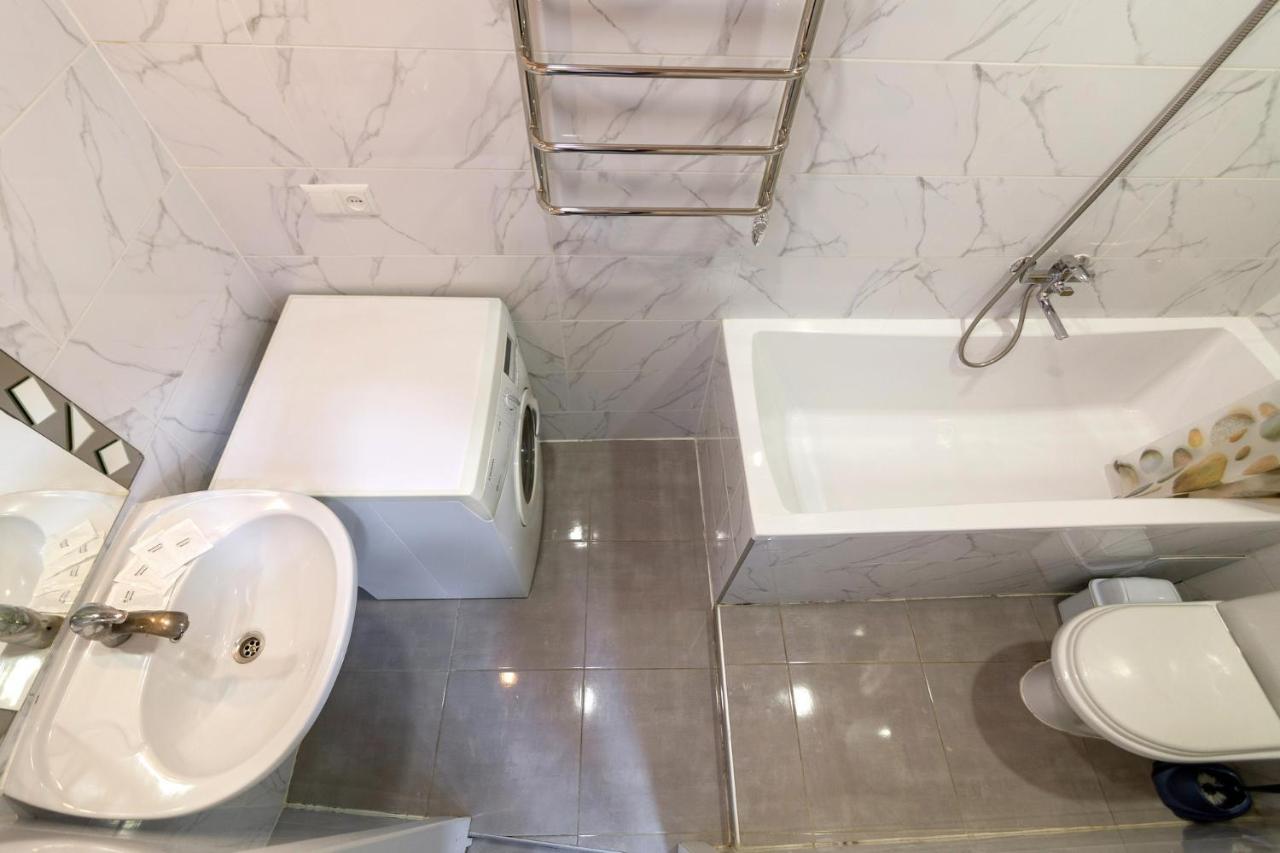 Leogrand Apartments Panteleimona Kulisha 27 Lviv Extérieur photo